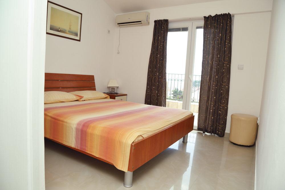 Apartmani Irena Petrovac Dış mekan fotoğraf